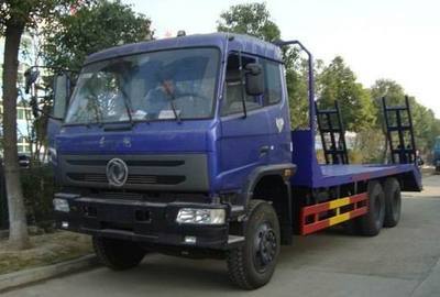 東風后八輪挖機拖車最低價格廠家直銷，邯鄲拖鉤機平板車購買指南